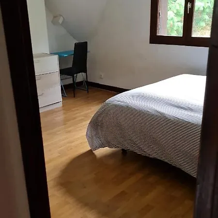 Maison Chaleureuse Et Spacieuse Avec Jardin - Theplace2be *