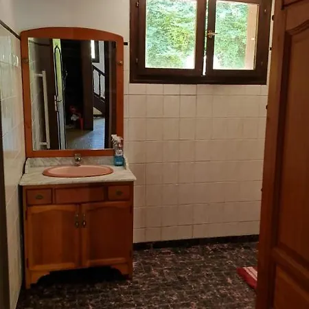 Maison Chaleureuse Et Spacieuse Avec Jardin - Theplace2be *