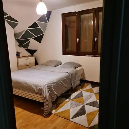 Maison Chaleureuse Et Spacieuse Avec Jardin - Theplace2be *